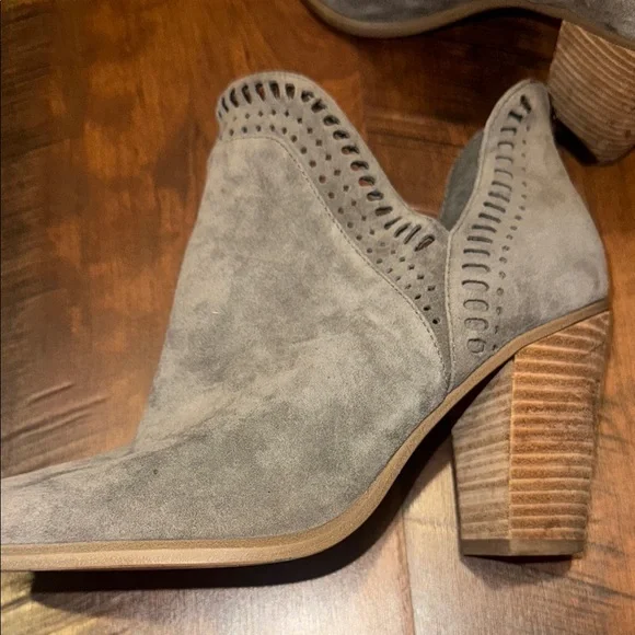 Gray Vince Camuto Suede Ankle Boots 7.5 - Picture 10 of 11